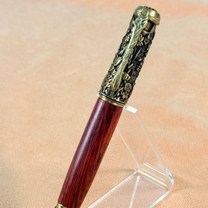 Gartenarbeit Geschenkstift, antikes Messing mit Tiger-Eichenholz, Luxus-Erbstückqualität von ASHWoodshops, Geschenk des Gärtners!