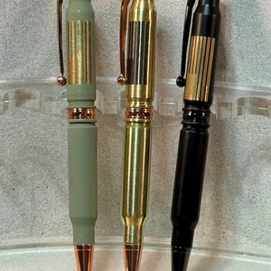 Taktischer Bullet Pen mit gedruckter amerikanischer Flagge aus Messing, 30 Kaliber-Bullet-Hüllen für Waffenbegeisterte, veteranen und Schützen