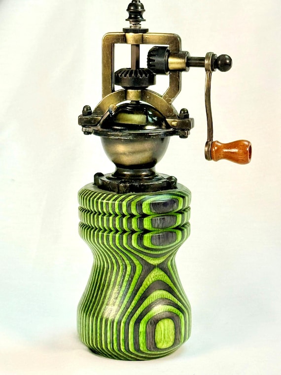 Rustic Pepper Mill - Vintage Style - Steampunk Old Fashioned Kitchen – Spectraply Wood - Handmade by ASHWoodshops