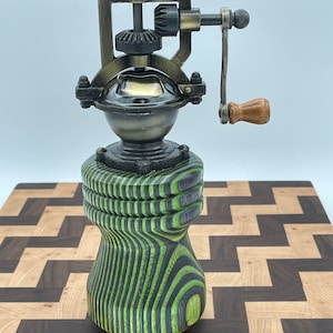 Pepper Mill - Vintage Style - Steampunk Classic Old Fashioned Kitchen – Spectraply Wood - Handmade by ASHWoodshops
