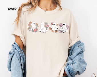 Wildflower Ghost Shirt Fall Aesthetic Floral Halloween Tee Spooky Cute Comfort Colors Shirt Autumn Ghosts Graphic Shirt Women Boho Ghost Tee