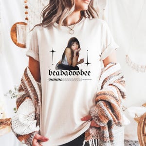 Premium Beabadoobee Hoodie Vintage Style Beanie Shirt – Unisex Comfort Colors Graphic Tee, Trendy Cool Beabadoobee Design Casual T-Shirt