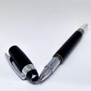 Penna a sfera di lusso Montblanc con elegante confezione regalo e spedizione gratuita in tutto il mondo