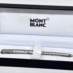 Penna a sfera di lusso Montblanc con elegante confezione regalo e spedizione gratuita in tutto il mondo