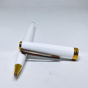 Bolígrafo de lujo Montblanc con elegante estuche de regalo y envío gratuito a todo el mundo.