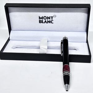 Penna a sfera di lusso Montblanc con elegante confezione regalo e spedizione gratuita in tutto il mondo