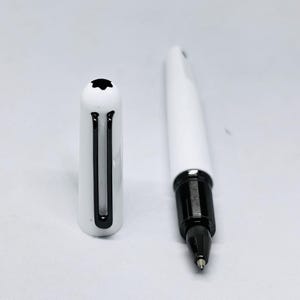 Penna a sfera di lusso Montblanc con elegante confezione regalo e spedizione gratuita in tutto il mondo