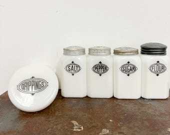 Conjunto de cozinha vintage em vidro Hazel Atlas Milk: coqueteleiras e jarras para gotejamento dos anos 1940