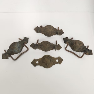 Vintage viktorianska mässingshandtag för huvudklädsel eller skåp - set om 5