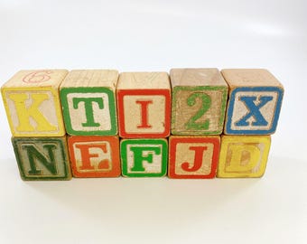 Juego vintage de 10 bloques de madera con el alfabeto: bloques de construcción ABC coloridos