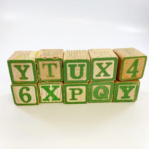 Vintage houten bouwstenen | Alfabetblokken |  Veel van 10 kinderspeelgoedblokken in groen en geel