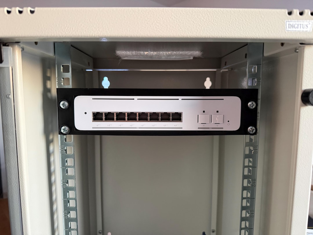 10 Rack Mount Switch 10