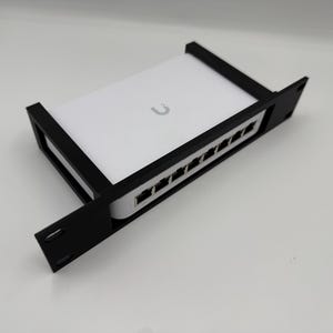 10" Rackmount Panel für UniFi USW-Lite-8 | PETG 10 Zoll Rack Adapter | Ubiquiti Switch Halterung | 3D-Druck Rackmount 02