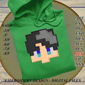 Pode incluir: Um moletom com capuz verde com um design de rosto pixelado bordado. O design apresenta cabelo preto, olhos azuis e um rosto bronzeado. A imagem é rotulada como um design de bordado com arquivos digitais disponíveis em seis tamanhos, de 9,9 cm a 22,6 cm.