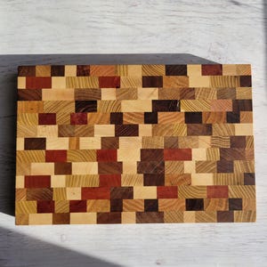 Personalized cutting board Serving board Kitchen board made of natural wood Wooden kitchen accessory Gift for woman