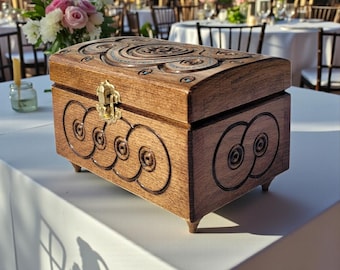 Portagioie in legno fatto a mano, scatola in legno di faggio intagliato con intarsi di perline, ricordo artigianale unico, regalo da collezione