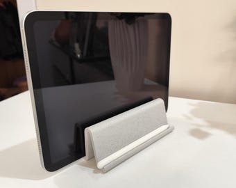 Multi-Gerät Tablet & Phone Schreibtischständer mit Stylus-Halter (Digitale STL-Datei)