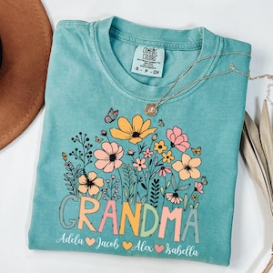 Comfort Colors® Personalized Wildflower Grandma Shirt, Custom Floral Mama Shirt, Nana Gigi Grandma Floral Tee Mother&#39;s Day Gifts for Grandma