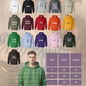 Puede incluir: Una variedad de sudaderas con capucha en diferentes colores, incluyendo blanco, negro y gris. La imagen muestra una tabla de tallas con medidas en cent&iacute;metros. El texto en la parte superior dice "HOODED SWEATSHIRT".