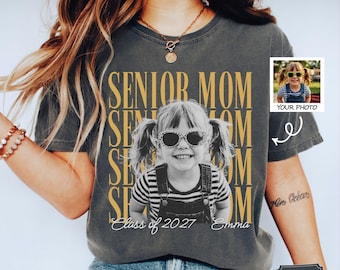 Personalized Vintage Photo Senior Mom 2027 Comfort Colors Shirt, Class of 2027 Family Tee, Proud Mom 2027 Graduate