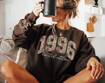 1996 Retro Birthday Sweatshirt Floral 30th Birthday Gifts for Women Limited Edition 1996 Sweatshirt Chapter 30 Birthday Shirt Gift For Her