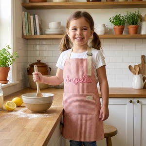 Custom Name Crocheted Kids Apron with Flower.Gift for Child Baking Lovers,Crochet Child Apron for Girl,Birthday gift,Home Cooking Present