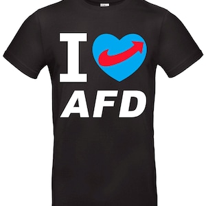 Może przedstawiać: Czarny T-shirt z białym nadrukiem "I love AFD". Serce jest niebieskie z czerwonym swoosh i strzałką.