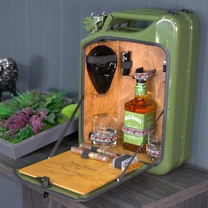 Minibar de whisky y puros de lujo, regalo personalizable, barra de combustible portátil, juego de regalo de alcohol premium, bidón de acero, decoración de cueva de hombre