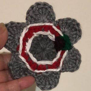 Handborduurwerk OSU corsages, handgehaakte Buckeye-bloem, handgemaakte Ohio State Flower, modieuze haarspeld broche hanger