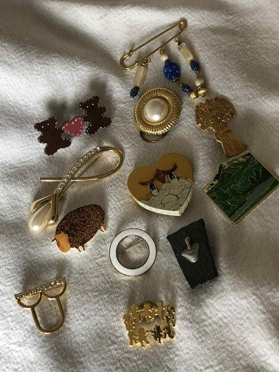 Handcrafted and Vintage Brooch Pins, wearable Brooches, Reselling, So Cute Heart and Animal Brooches, Handcrafts Supplies
