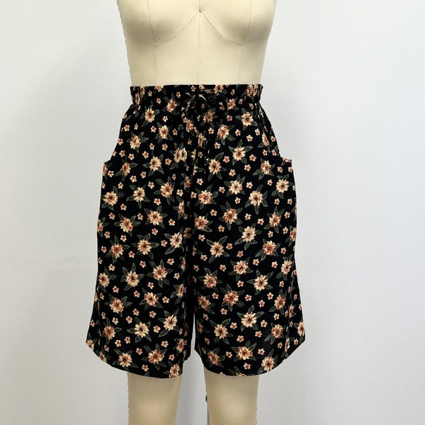 Vintage High Waisted Floral Shorts | Rayon Tie Waist Shorts with Pockets | Size Medium