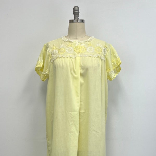 Vintage 60s Long Nightgown in Lemon Yellow | Short Sleeves | Lace Trim | Size Large