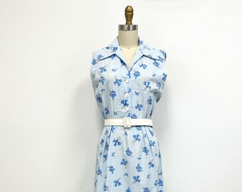 Vintage 1950s Day Dress | Sleeveless Shirtwaist | Blue and White Gingham with Flowers | Size Small