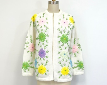 Vintage Strickjacke mit Blumenstickerei | 1960er Jahre Open Front Pullover | Acryl | Größe L
