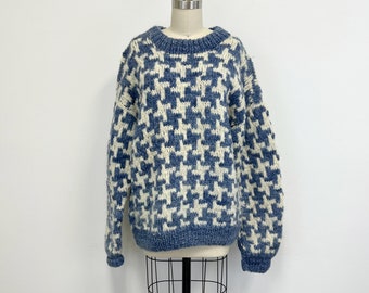 Vintage Chunky Wool Crew Neck Sweater | 1960s Houndstooth Check Pull Over in French Blue and White | Size Extra Large