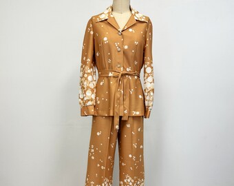 Vintage 60s Pantsuit | Tie Waist Jacket With Flared Leg Pants | Caramel and White | Sz M