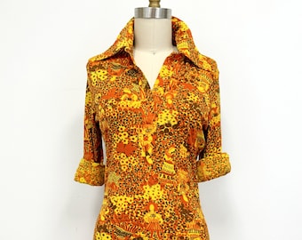 Vintage 70s Graphic Print Top | Slim Fit Polyester Collared Shirt | Orange and Yellow | Size Small