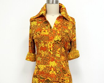 Vintage 70s Graphic Print Top | Slim Fit Polyester Collared Shirt | Orange and Yellow | Size Small