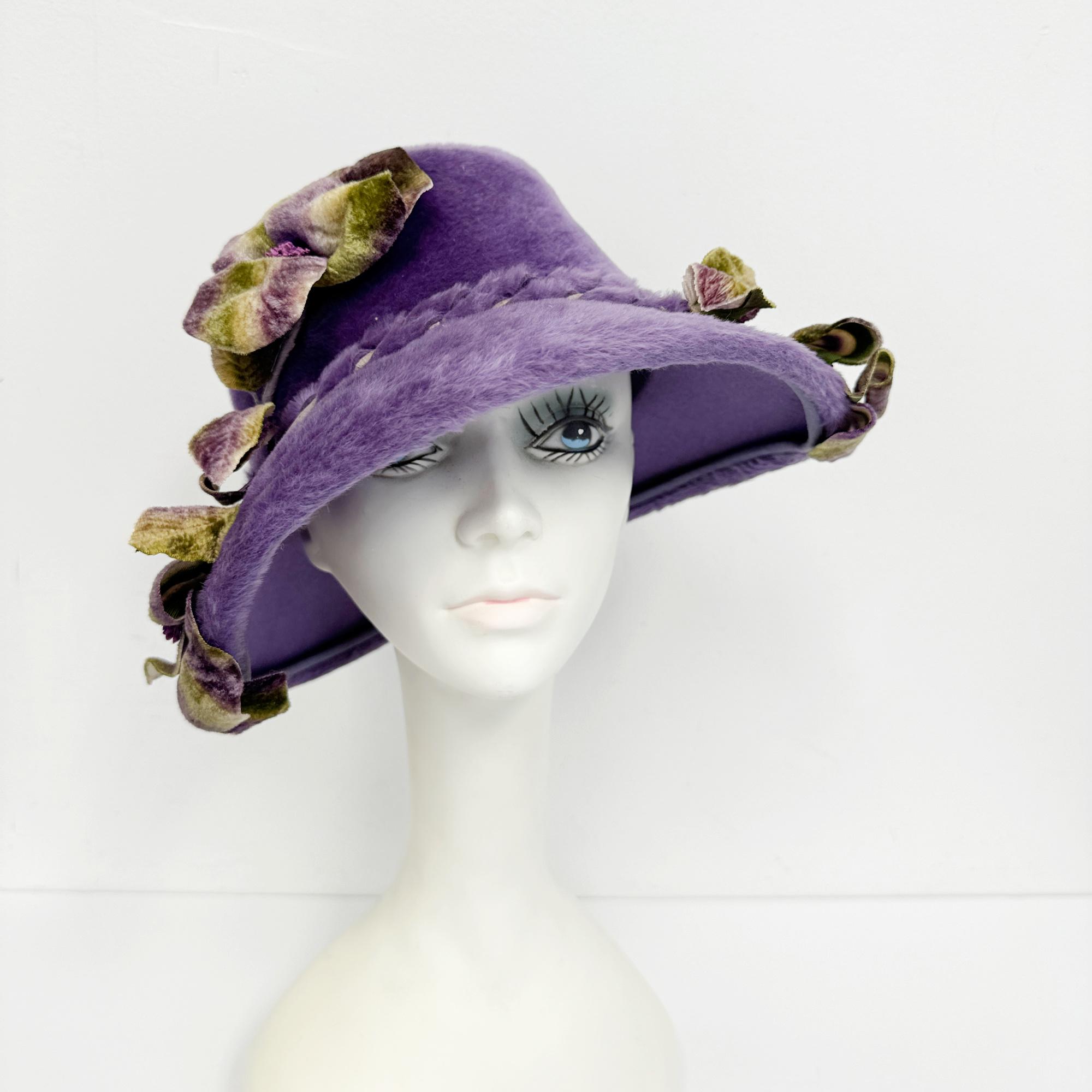 Vintage Lazurus Feather Velvet Cloche Hat — Made in Italy Antique Velvet Cloche Hat | Ostrich Feather & Berries, 1920s  main image 3