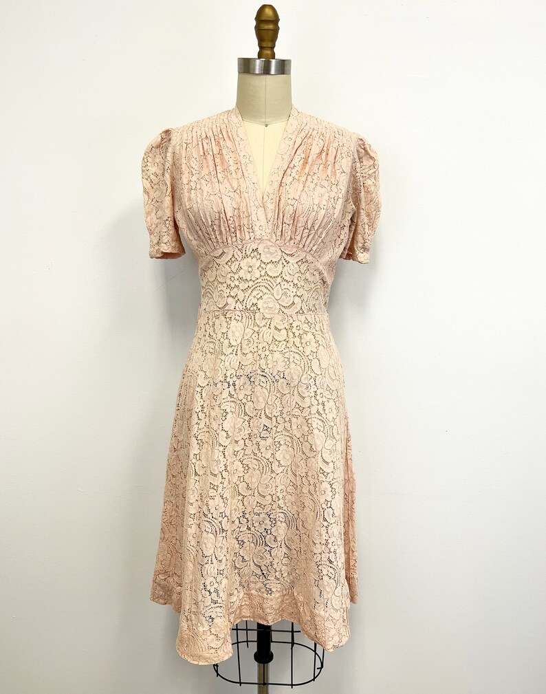 Vintage 1940s Lace Dress Peachy Pink V Neck Dress with Fitted Waist Short Sleeves Size Small image 1