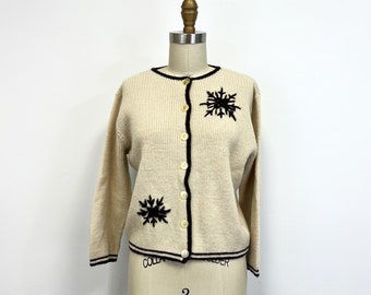 Suéter Cardigan Vintage 60s Bordado con Copos de Nieve / Marfil y Marrón / Talla Pequeña a Mediana