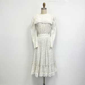 Vestido vintage Gunne Sax / Vestido estilo pradera de los años 70 con mangas largas y estampado floral diminuto / Talla 5