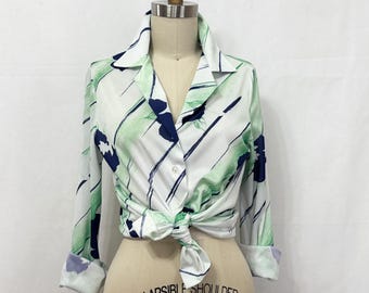 Camicetta vintage anni '70 a fiori / Camicia con bottoni a stampa verde navy (taglia S)