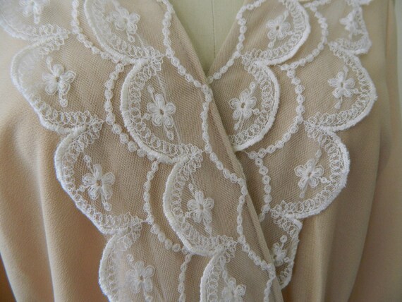 Vintage 1970s Dress with Lace Collar   | Polyeste… - image 3