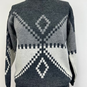 Vintage Southwest Sweater 1980s Gray Aztec Tribal Crewneck Pullover Sweater Womens Size Large image 2