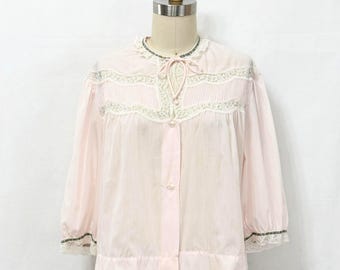 Chaqueta de cama vintage de los años 60 / Barbizon Angel / Lencería rosa pálido con ribete de encaje / Talla mediana