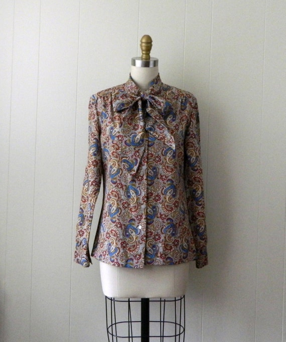 Vintage 1970s Paisley  Tie Neck Blouse   |  Vinta… - image 3