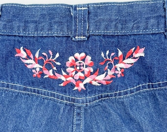 Vintage 70s Womens Jeans |  Embroidered High Waisted  Bue Jeans | Size Extra Small