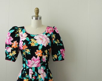 1980s Floral  Dress  | Vintage 80s Scoop Back Dress | Black Cotton Floral  |  Size Small to Medium  |  Lanz Originals