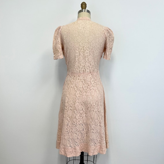 Vintage 1940s Lace Dress | Peachy Pink V Neck Dre… - image 6